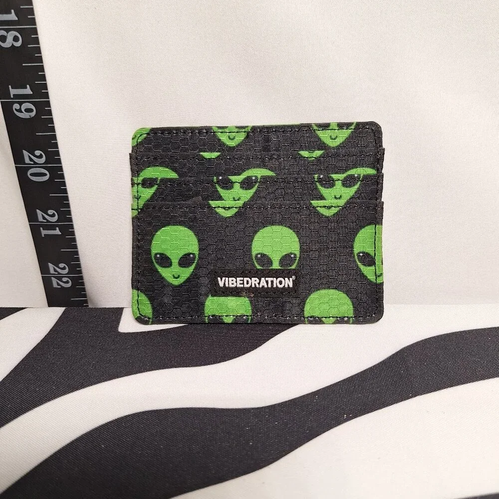 Vibedration Card Holder Wallet - Aliens - Used